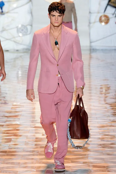 Look 3